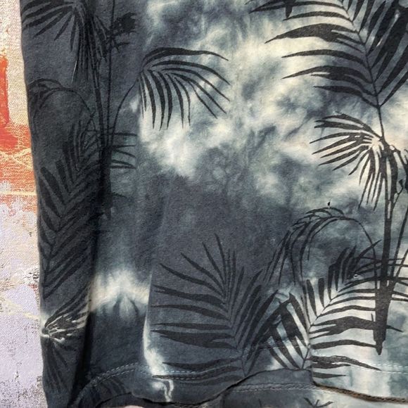 Tie-Dye Tropical Skater Tee Medium - Picture 4 of 11